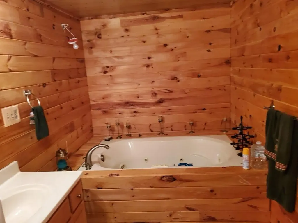 1030 Redbud Road Byrdstown TN 38549