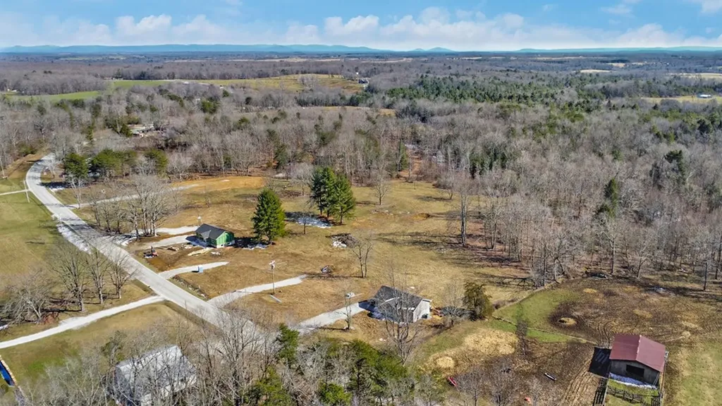 2771 Banner Springs Road Jamestown TN 38556