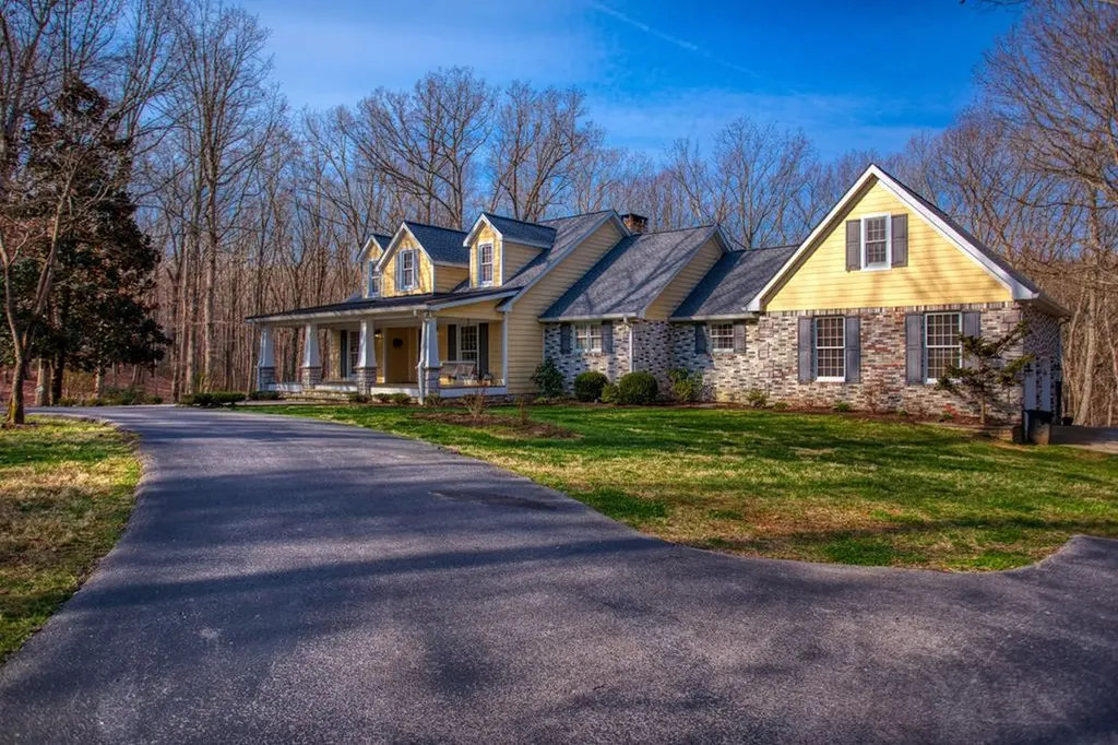 105 Charity Lane Jamestown TN 38556