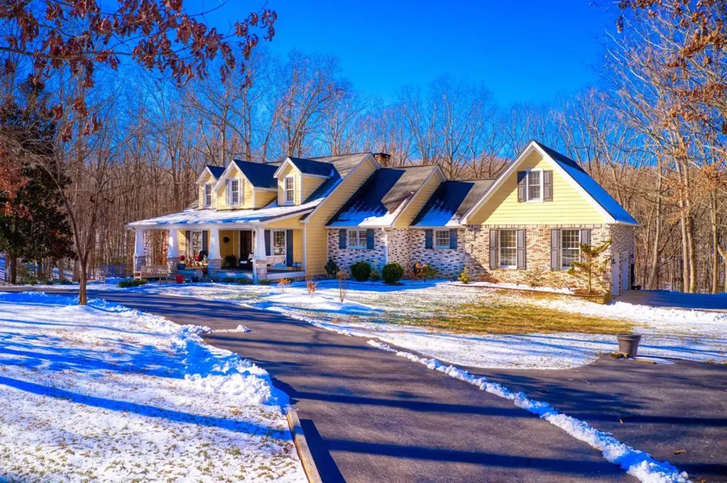 105 Charity Lane Jamestown TN 38556