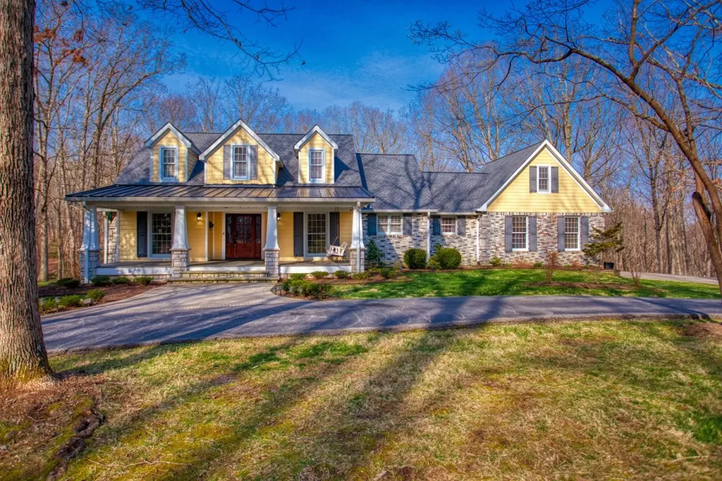 105 Charity Lane Jamestown TN 38556