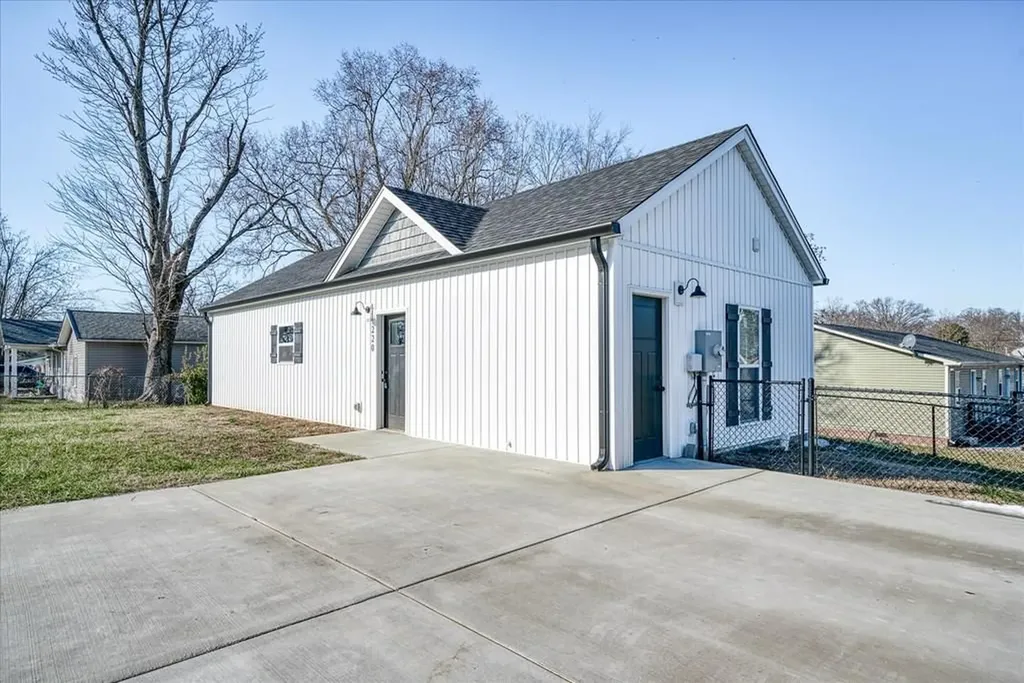 220 E 16th Street Cookeville TN 38501