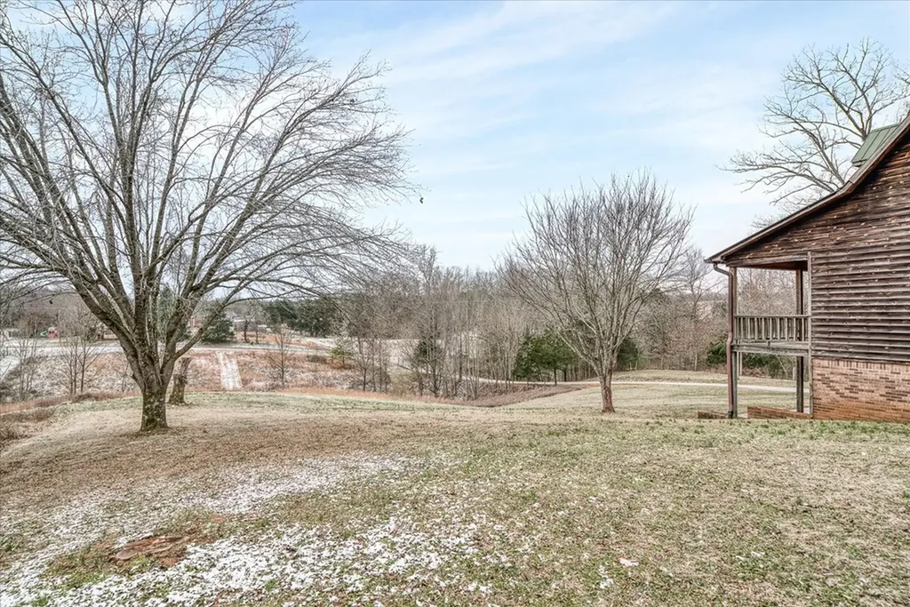 334 Farmer Road Quebeck TN 38579