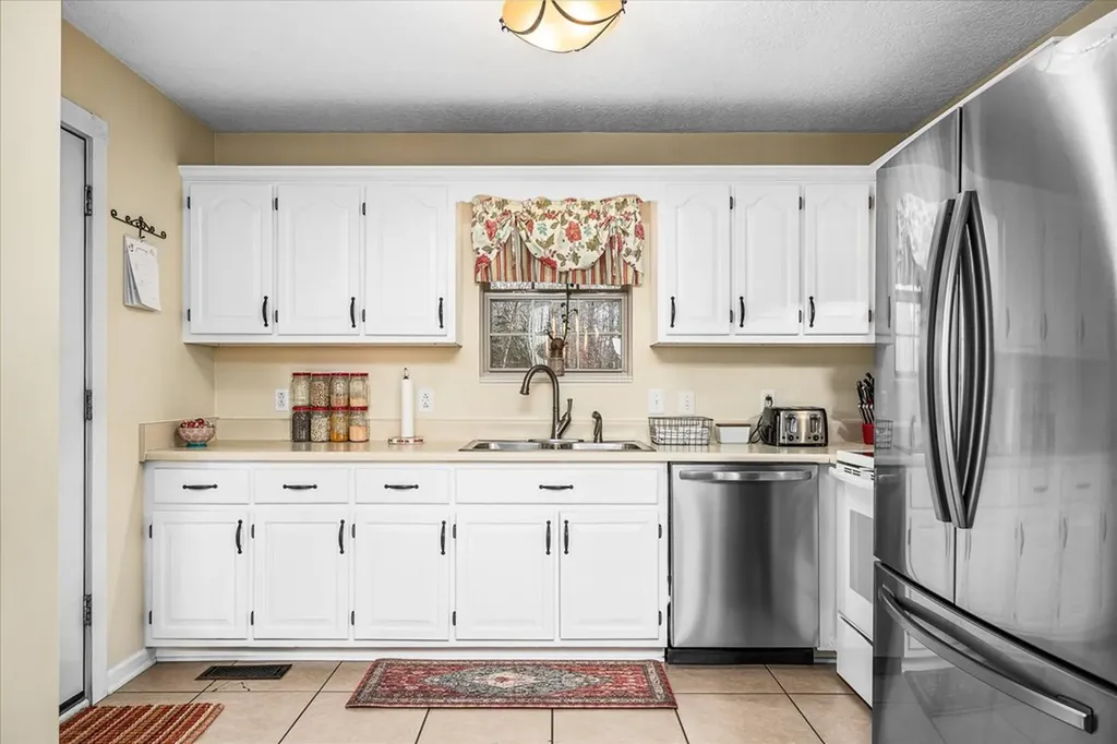 334 Farmer Road Quebeck TN 38579