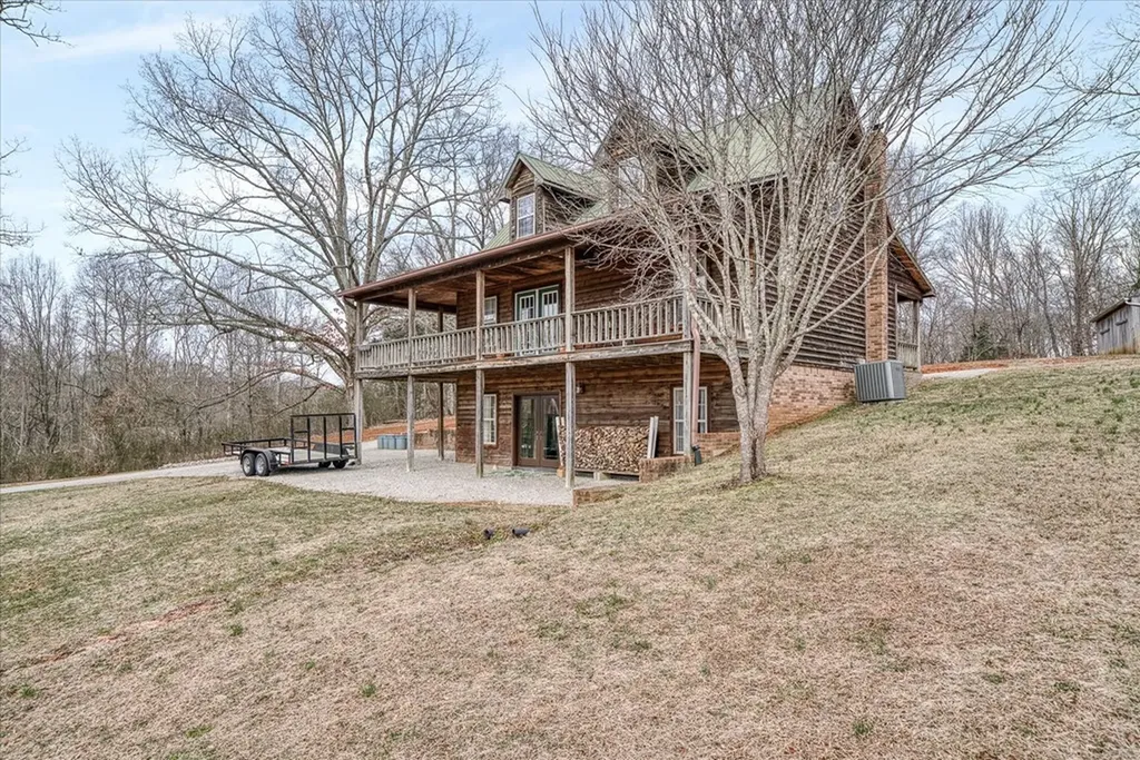 334 Farmer Road Quebeck TN 38579