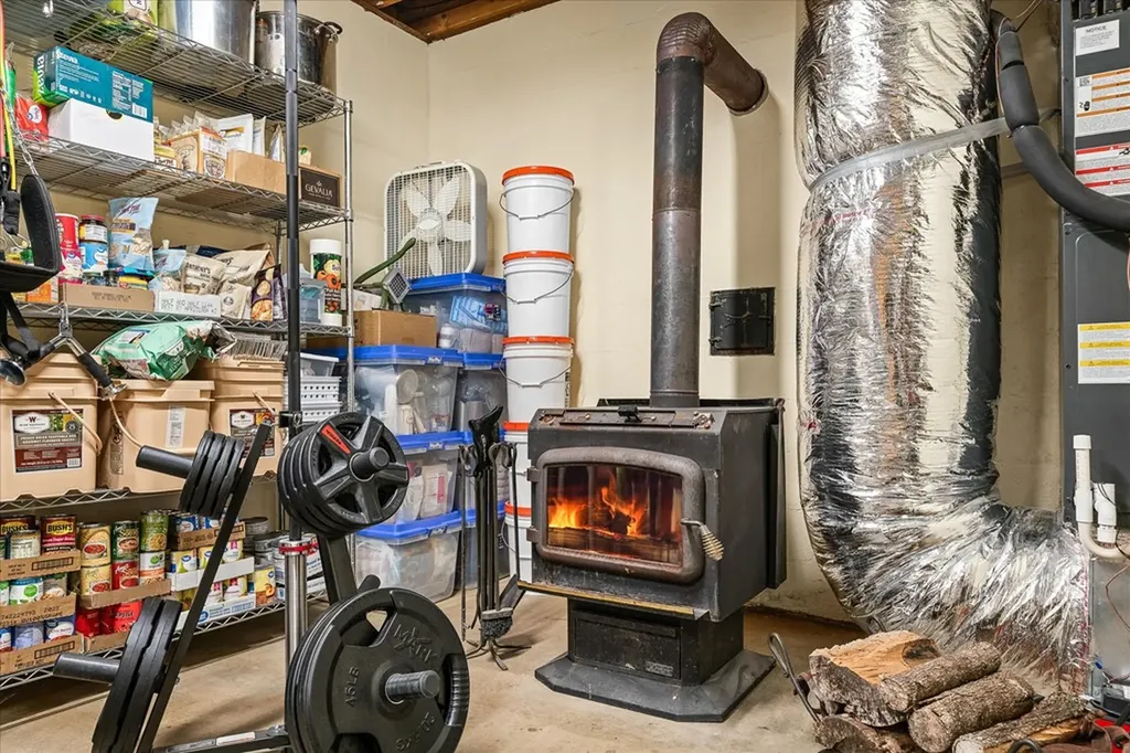 334 Farmer Road Quebeck TN 38579