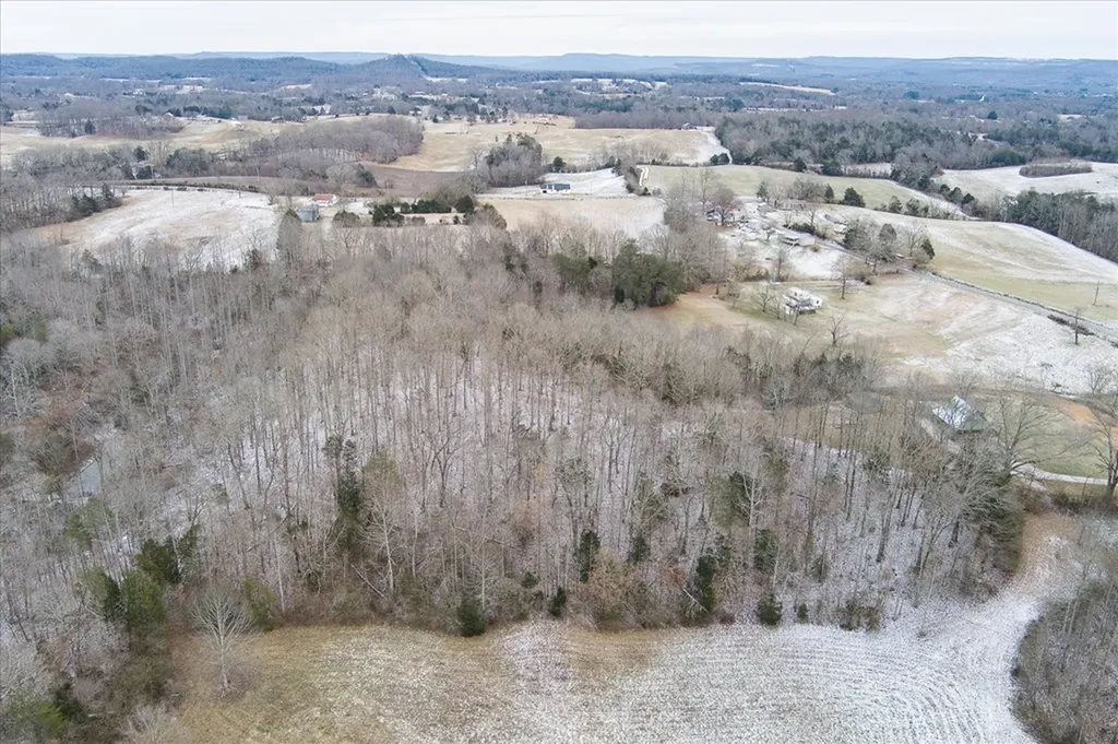 334 Farmer Road Quebeck TN 38579