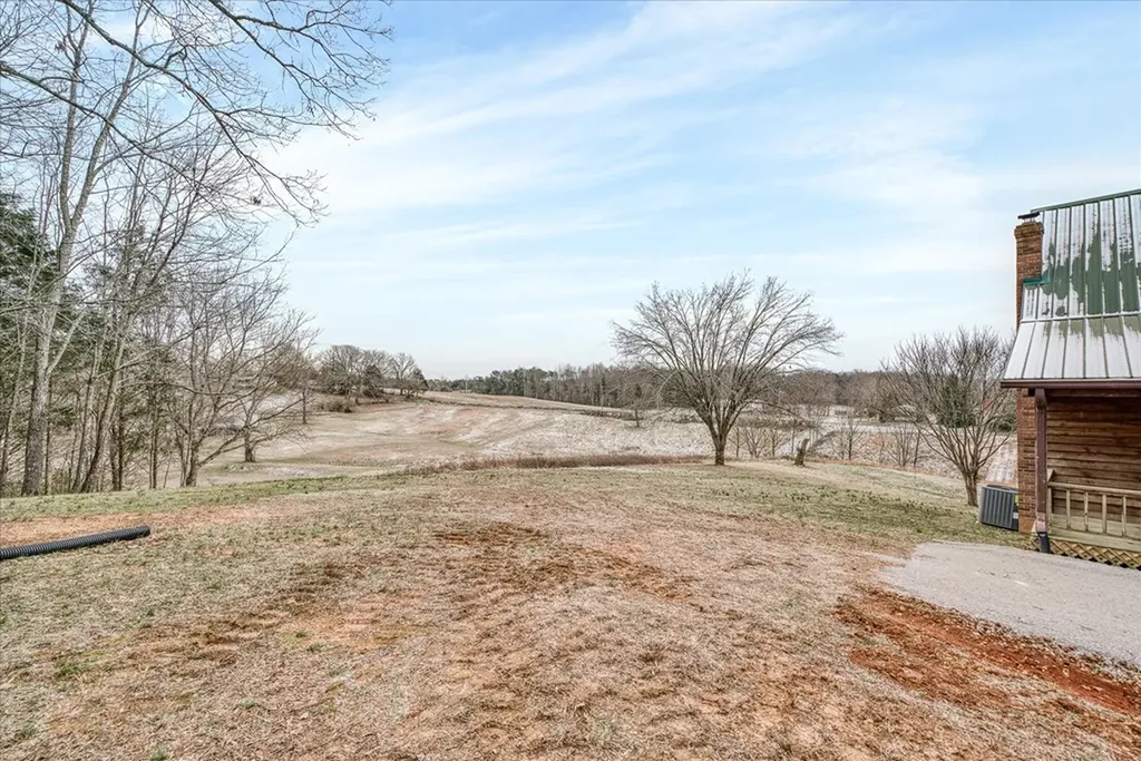 334 Farmer Road Quebeck TN 38579