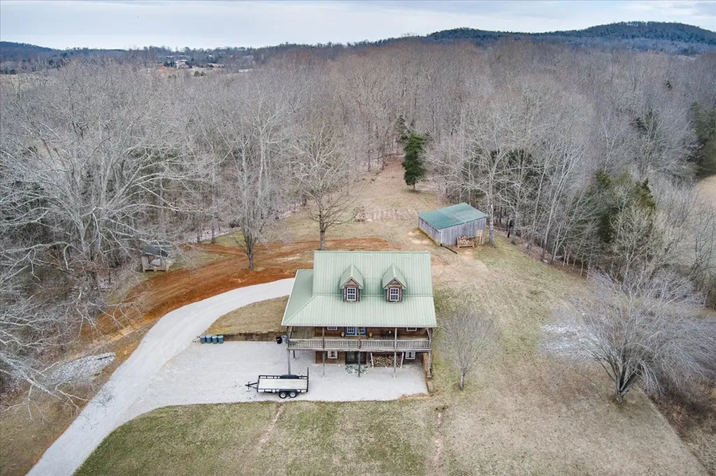 334 Farmer Road Quebeck TN 38579