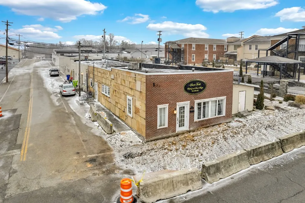 202 N Main Street Crossville TN 38555