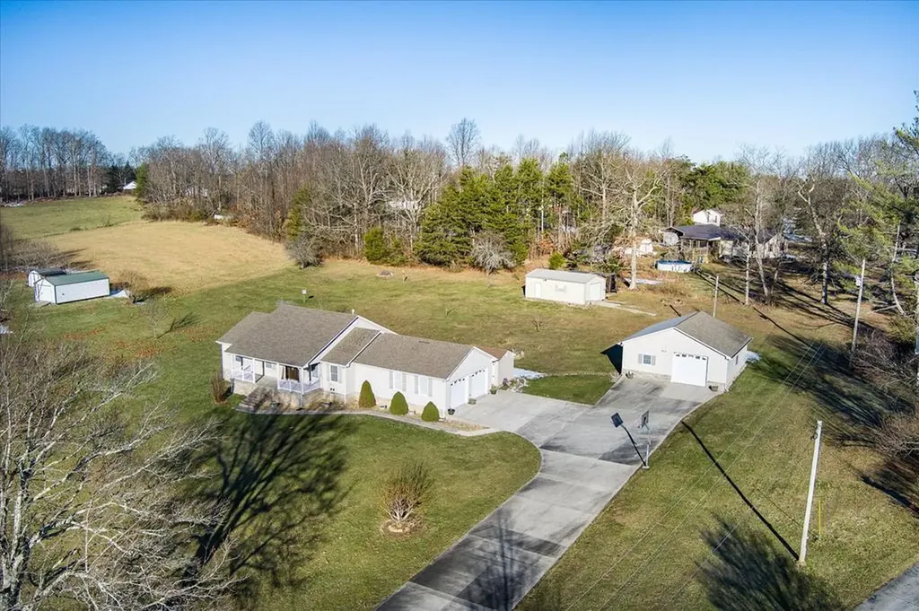 8721 Crossville Highway Sparta TN 38583