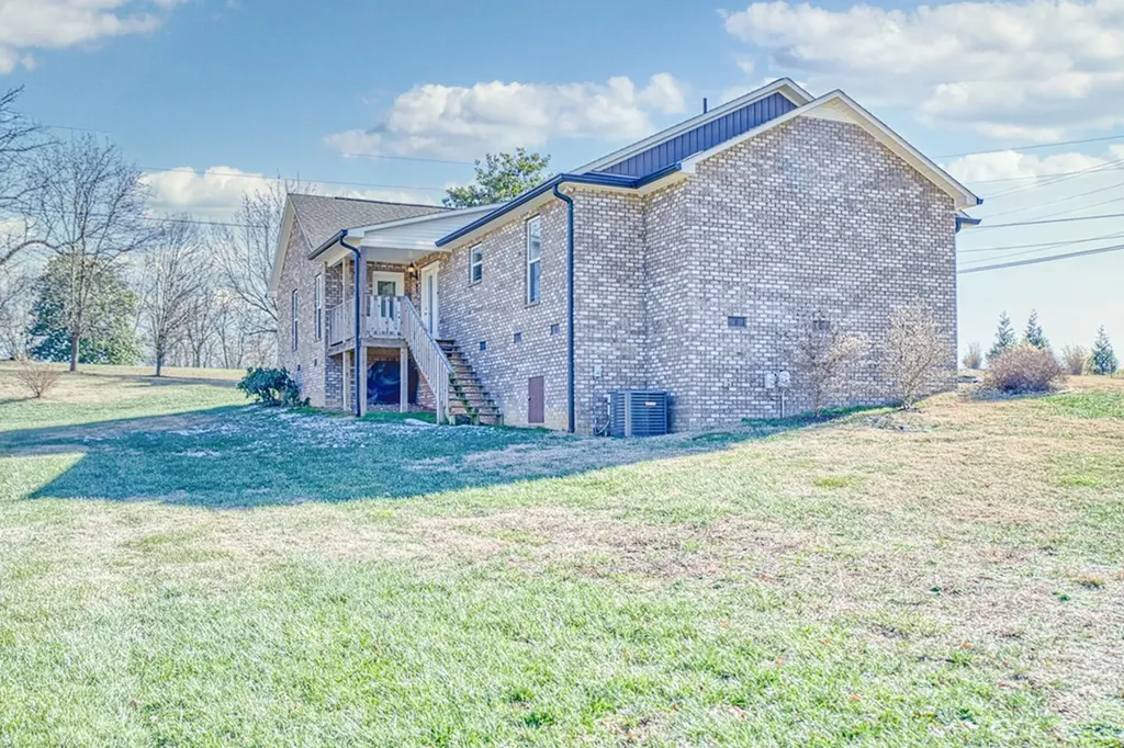 1340 Bay View Drive Cookeville TN 38506