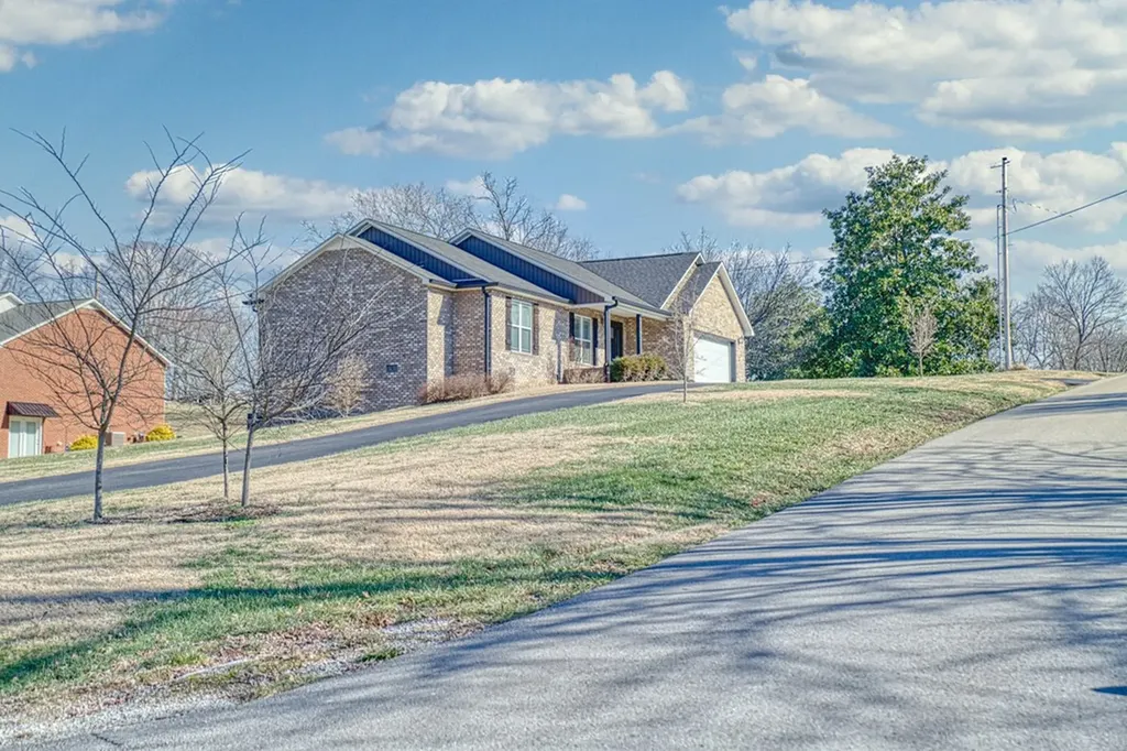 1340 Bay View Drive Cookeville TN 38506