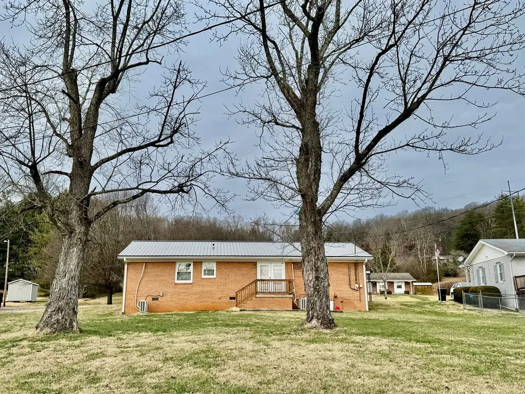 109 Virginia Avenue Livingston TN 38570