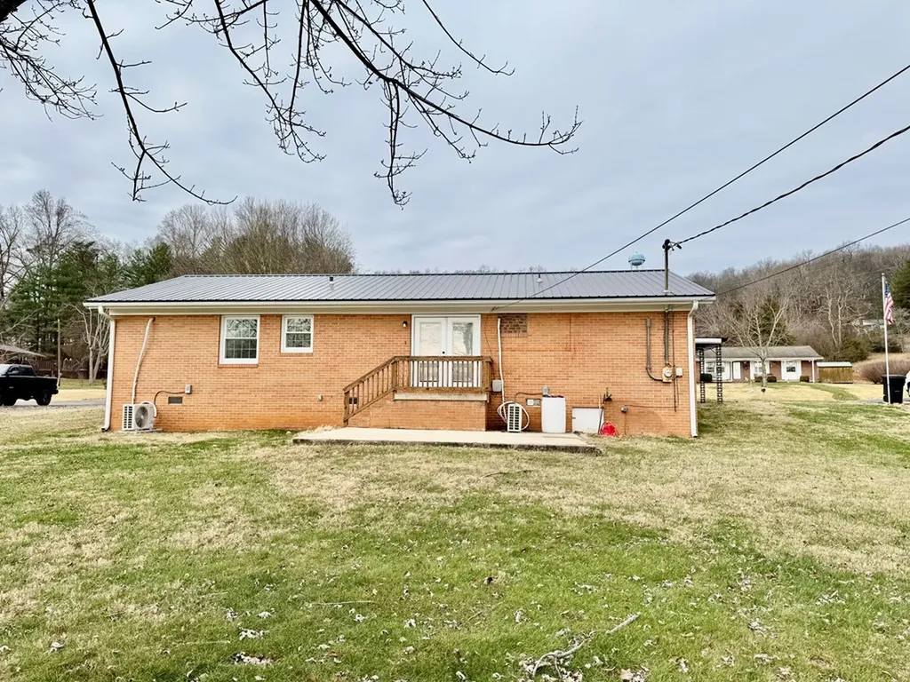 109 Virginia Avenue Livingston TN 38570