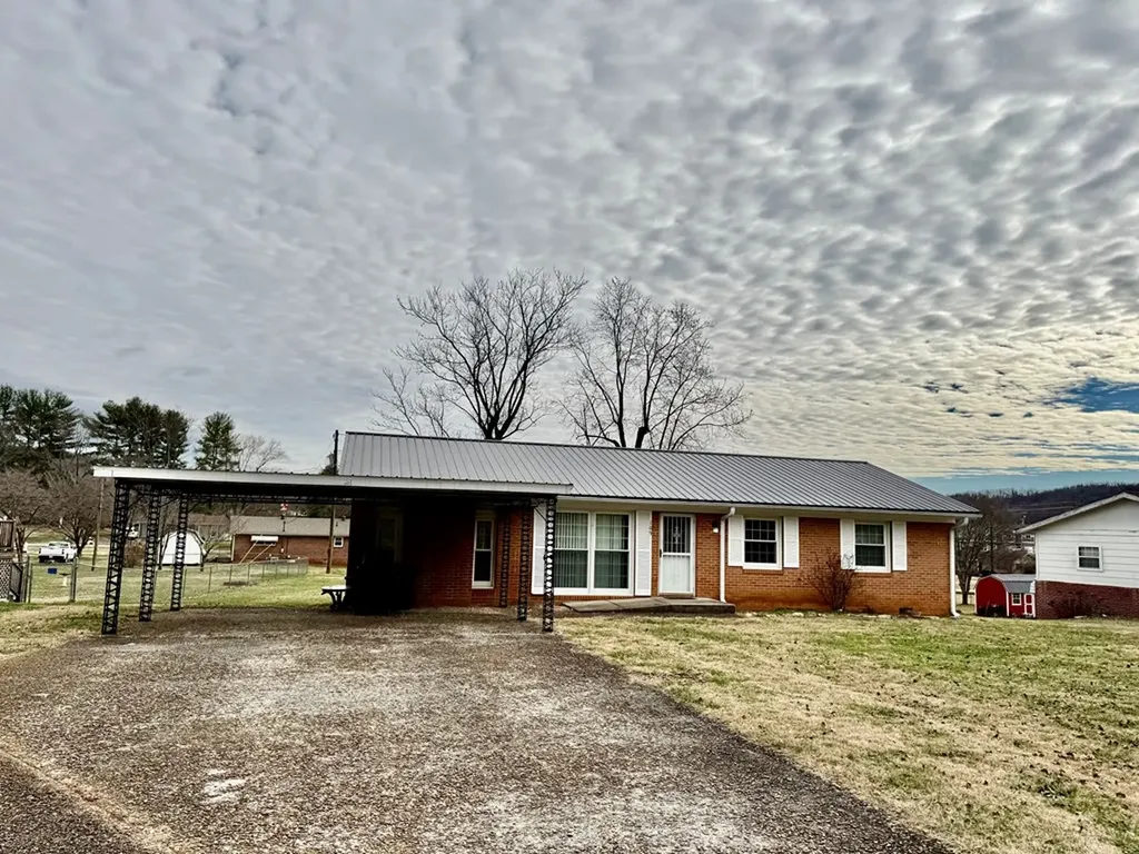 109 Virginia Avenue Livingston TN 38570