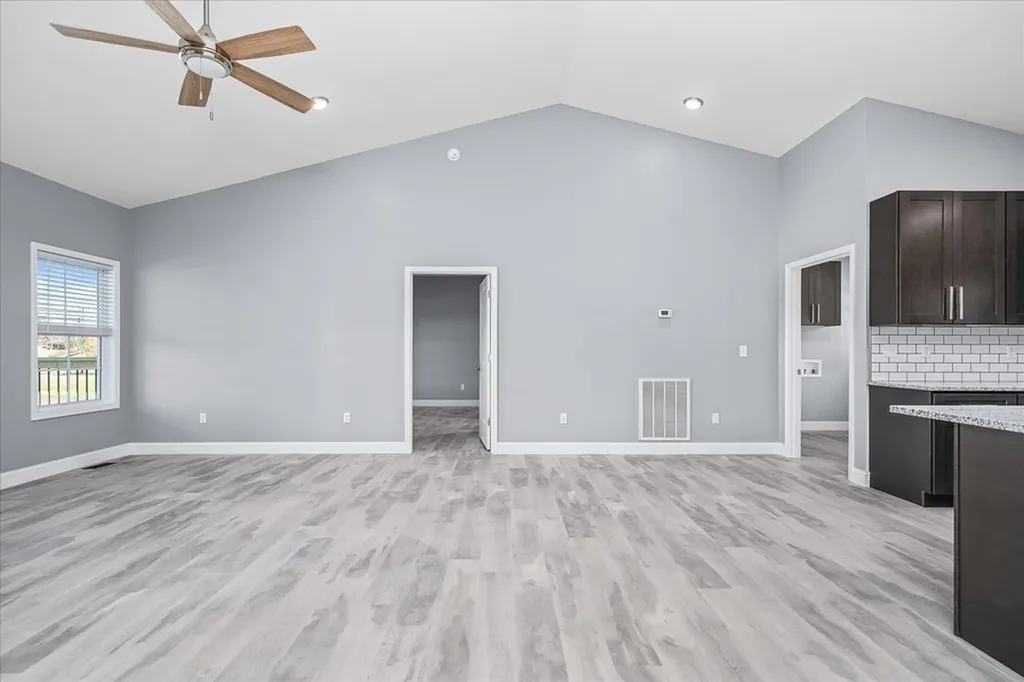 2755 Mccoinsville Road Gainesboro TN 38562