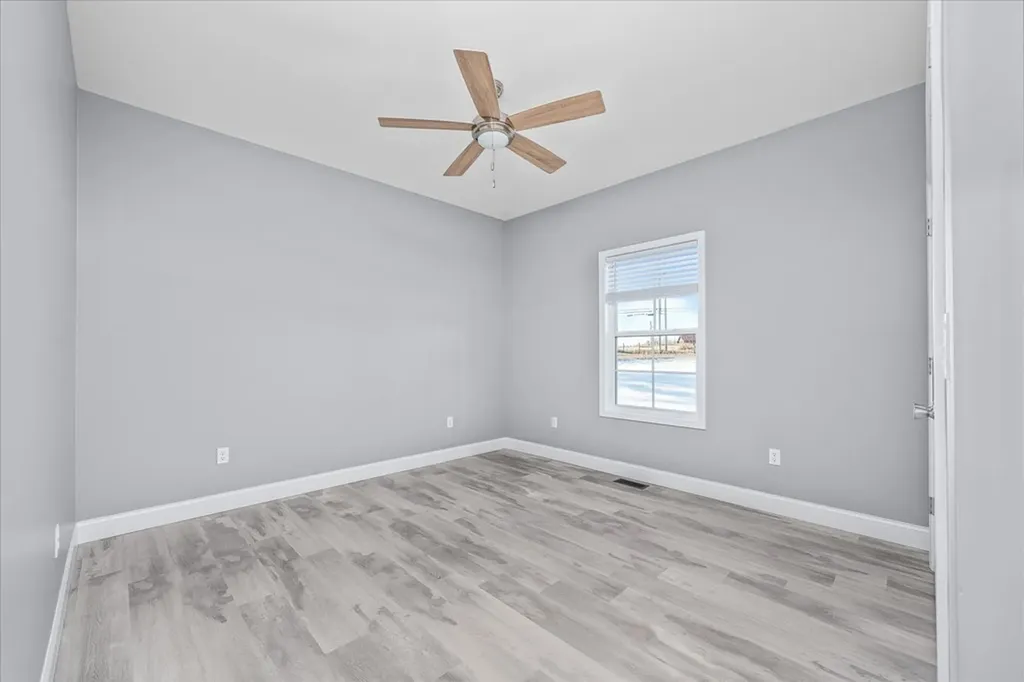 2755 Mccoinsville Road Gainesboro TN 38562