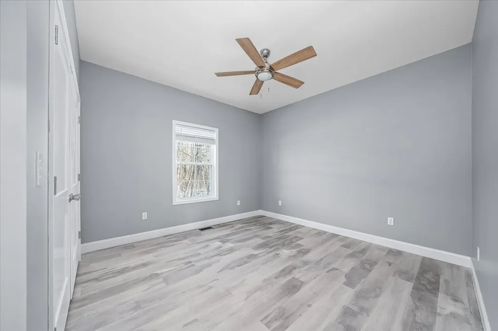 2755 Mccoinsville Road Gainesboro TN 38562