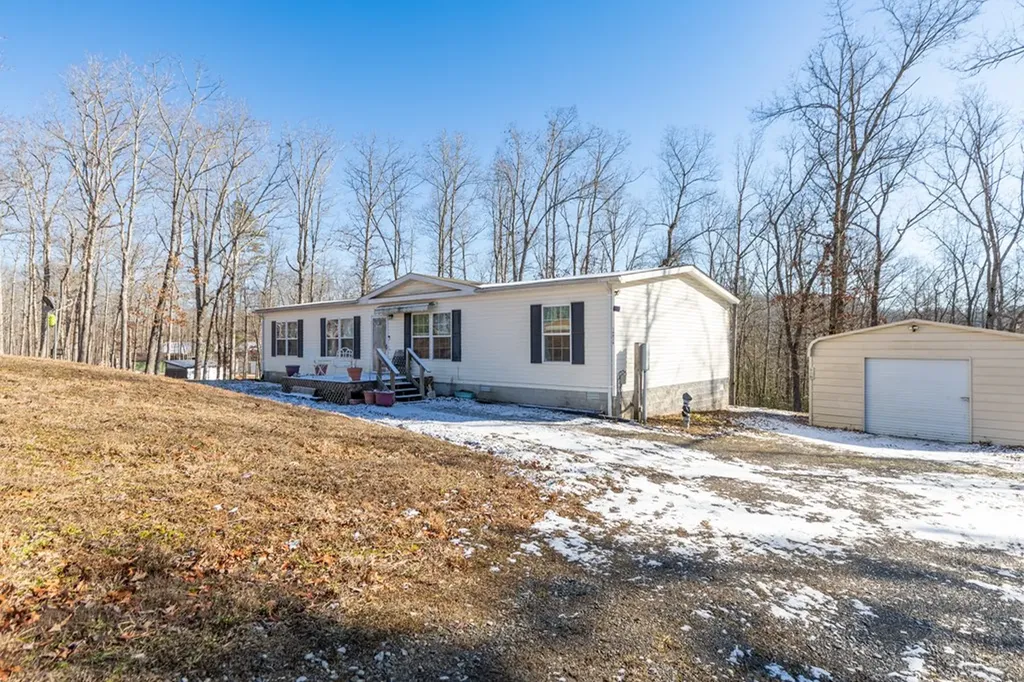 14914 Peach Stone Crawford TN 38554