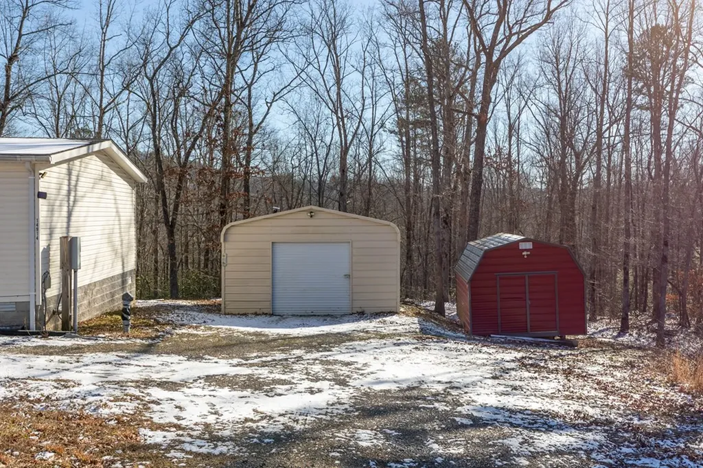 14914 Peach Stone Crawford TN 38554