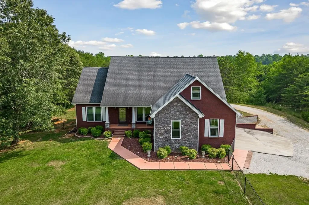 791 Farmer Road Quebeck TN 38579