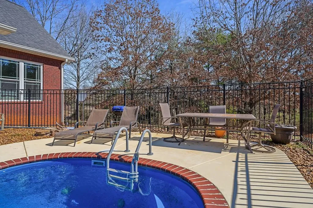 791 Farmer Road Quebeck TN 38579