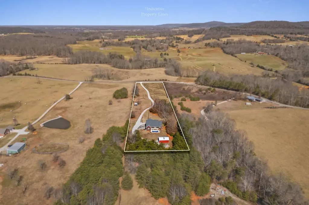 791 Farmer Road Quebeck TN 38579