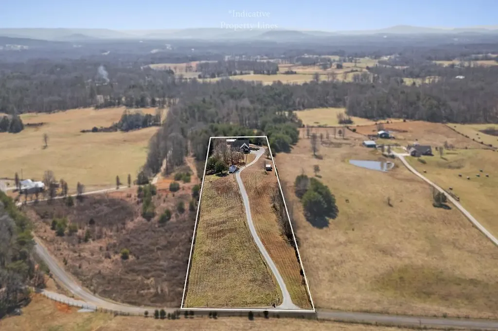 791 Farmer Road Quebeck TN 38579