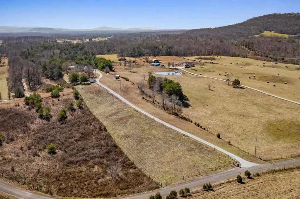 791 Farmer Road Quebeck TN 38579