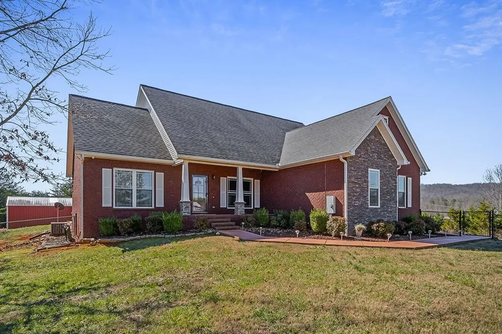 791 Farmer Road Quebeck TN 38579