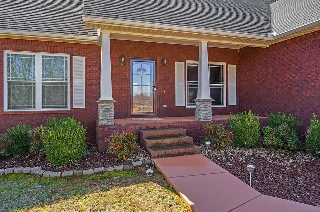 791 Farmer Road Quebeck TN 38579