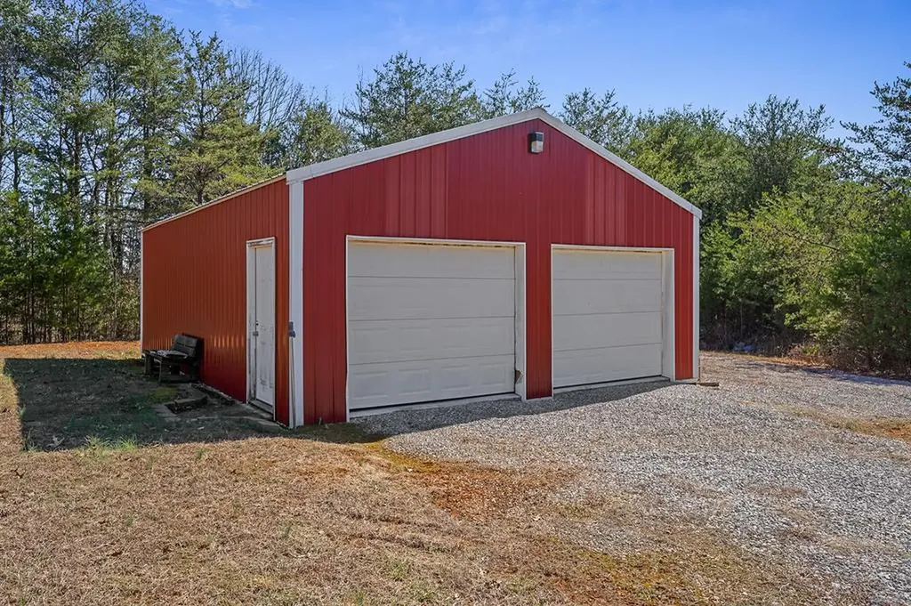 791 Farmer Road Quebeck TN 38579