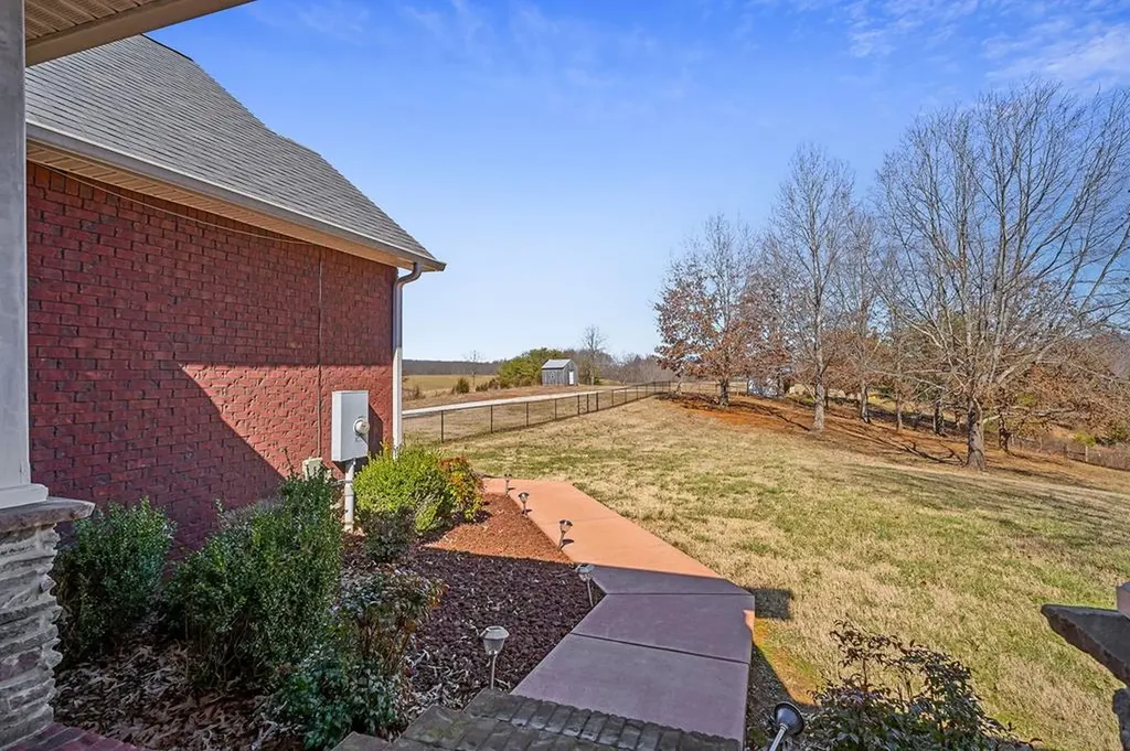 791 Farmer Road Quebeck TN 38579