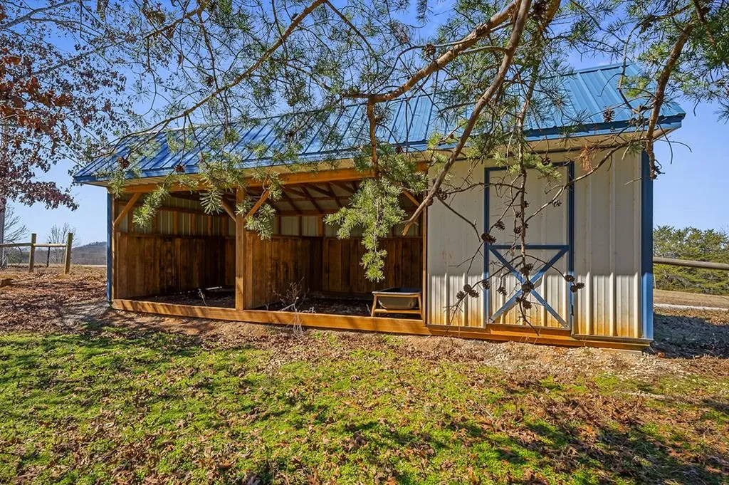 791 Farmer Road Quebeck TN 38579