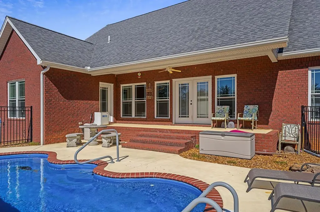 791 Farmer Road Quebeck TN 38579