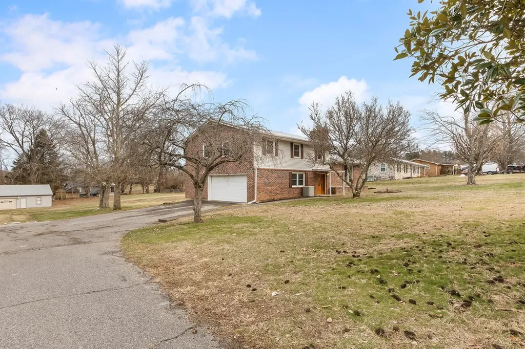 1423 Mountain View Drive Cookeville TN 38506