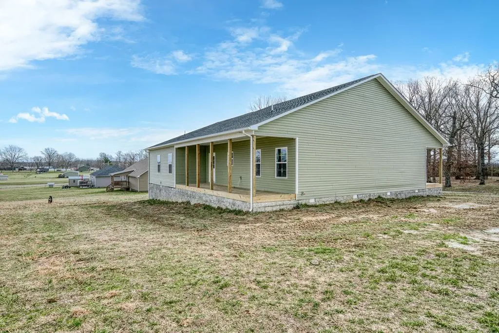 2571 Wildcat Road Sparta TN 38583