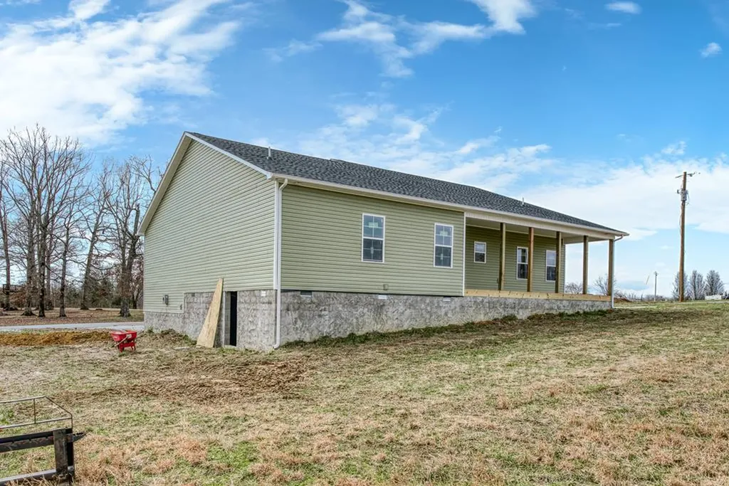 2571 Wildcat Road Sparta TN 38583
