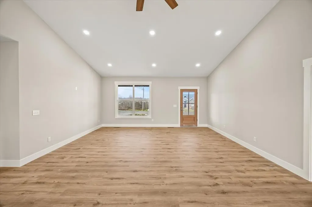 1960 Bear Creek Point Cookeville TN 38506