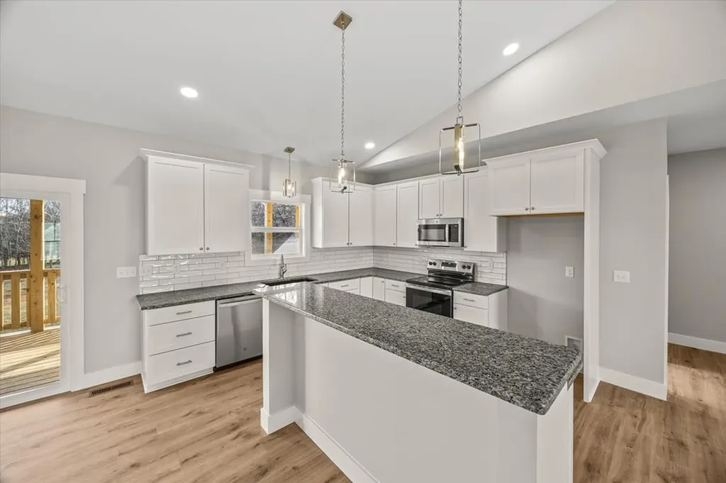 1960 Bear Creek Point Cookeville TN 38506