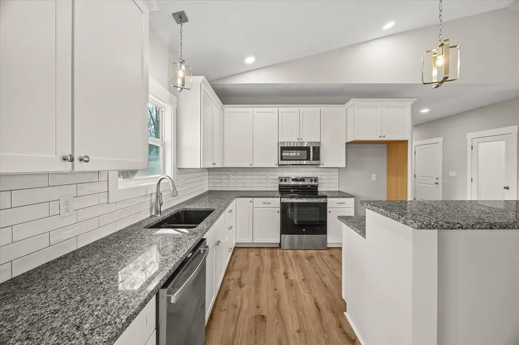 1960 Bear Creek Point Cookeville TN 38506