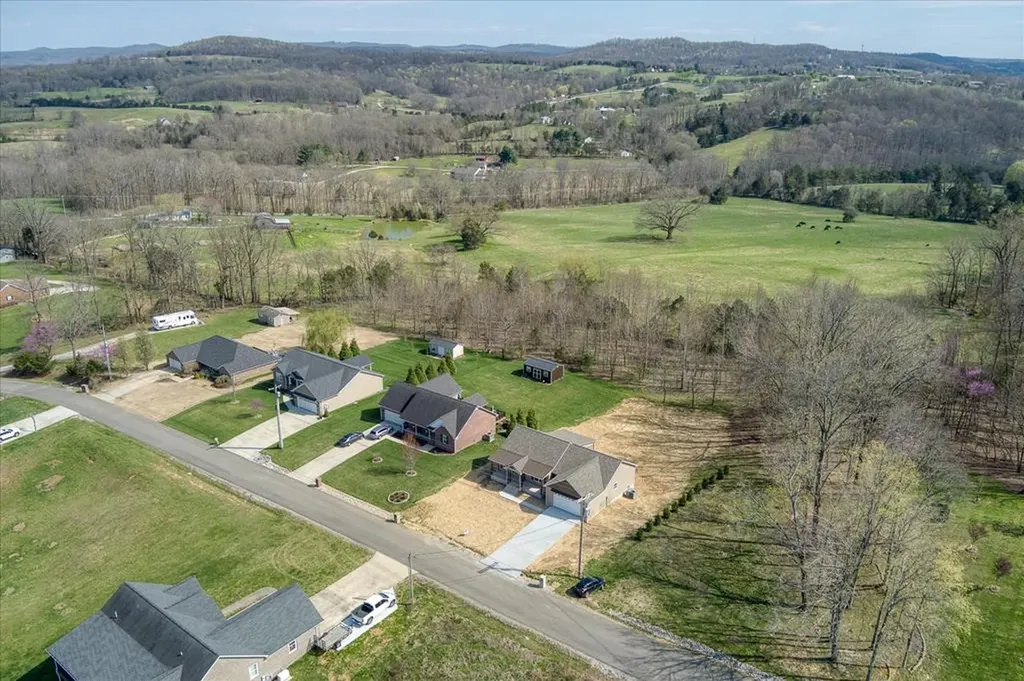 1960 Bear Creek Point Cookeville TN 38506