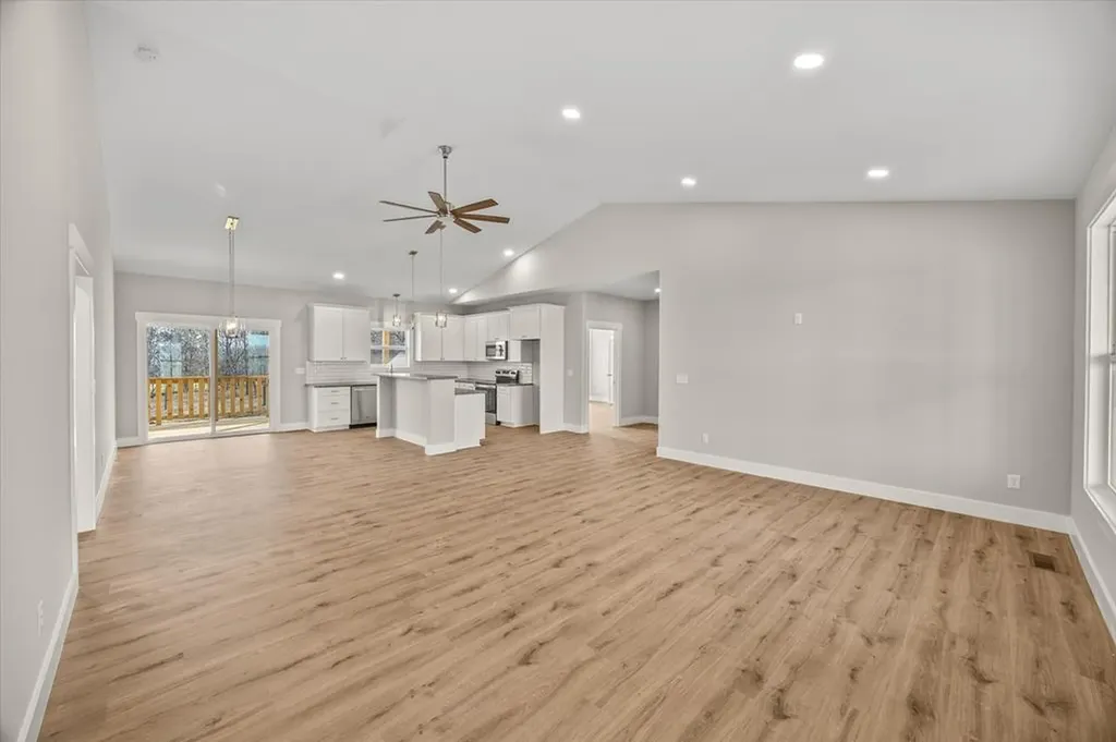 1960 Bear Creek Point Cookeville TN 38506