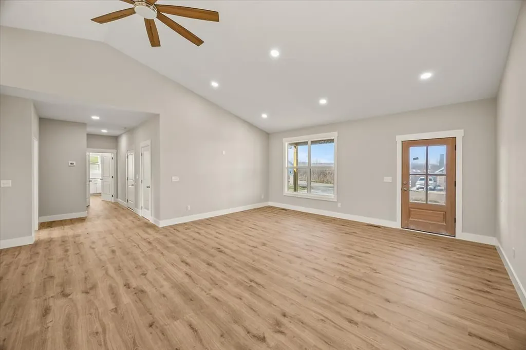 1960 Bear Creek Point Cookeville TN 38506