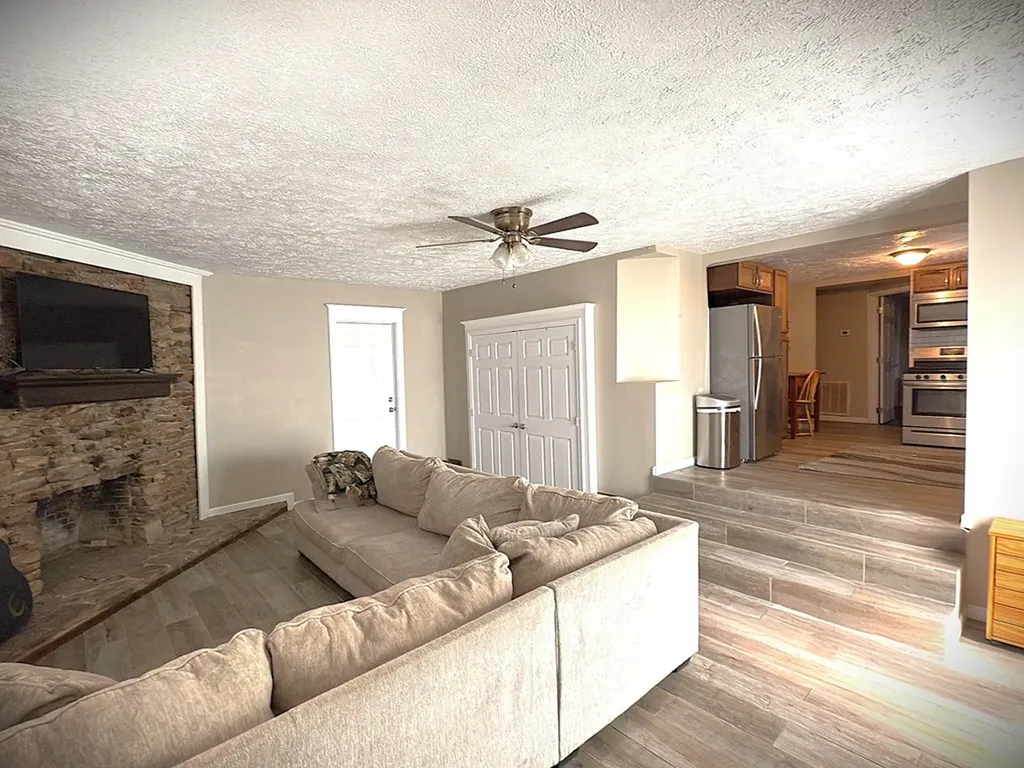 173 School Mountain Road Livingston TN 38570