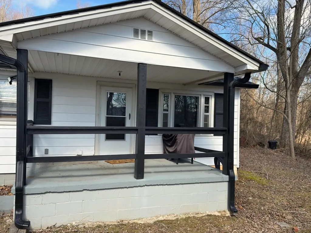 173 School Mountain Road Livingston TN 38570