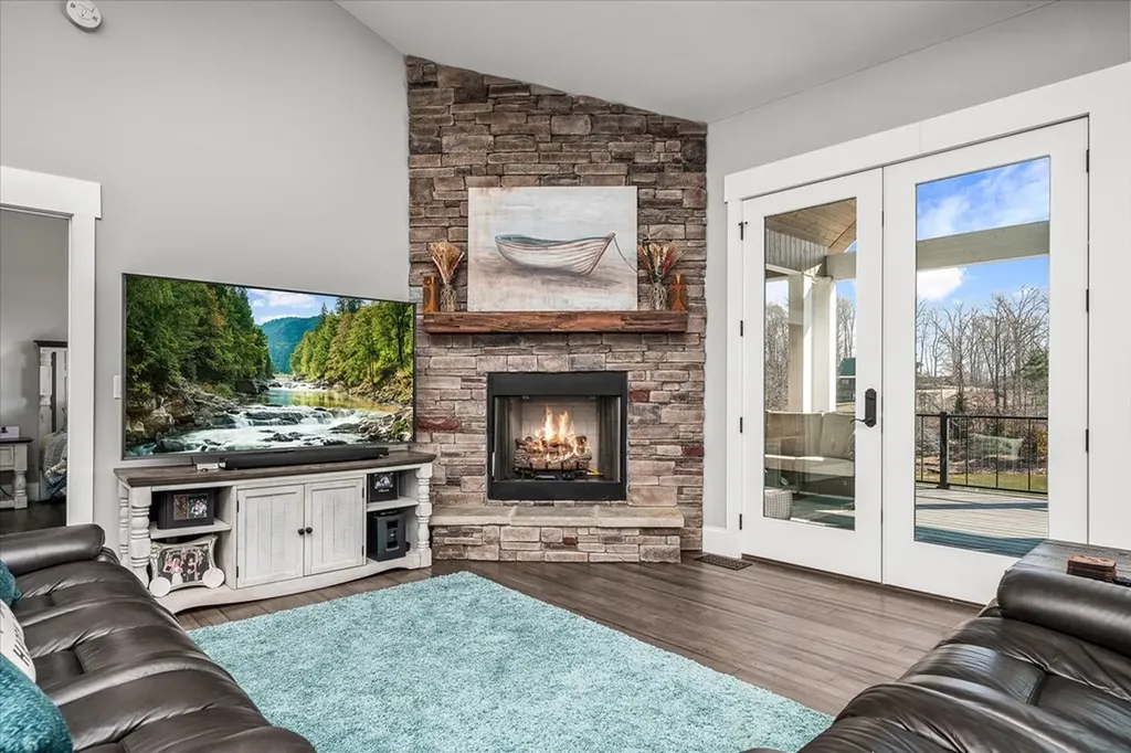 380 Mandarin Drive Spring City TN 37381