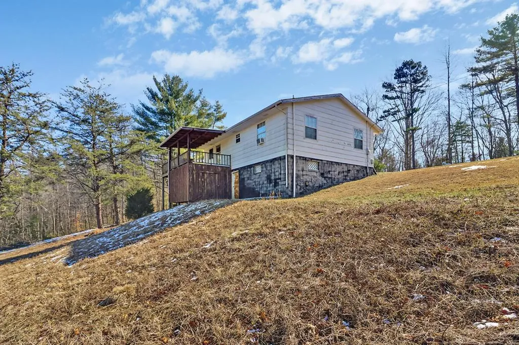 3567 Mount Helen Road Allardt TN 38504