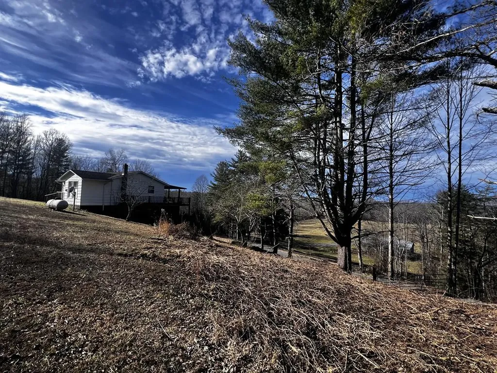 3567 Mount Helen Road Allardt TN 38504